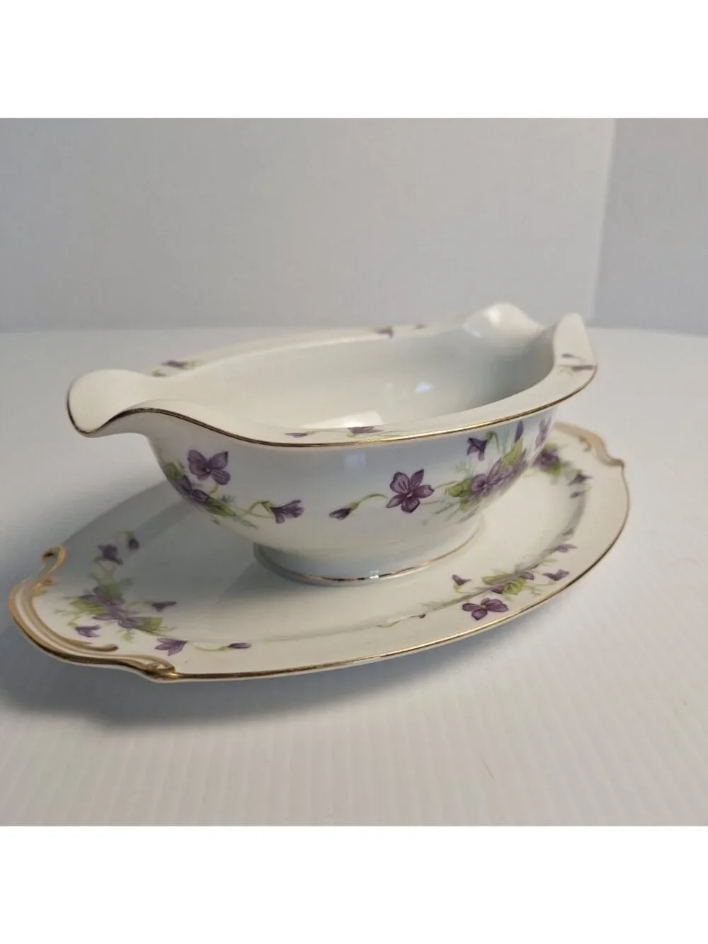 VTG WENTWORTH CHINA JAPAN PURPLE FLORAL GOLD TRIM GRAVY BOAT ATTACHED UNDERPLATE